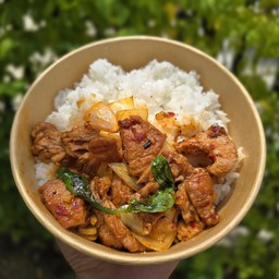 ข้าวหมูผัดพริกเผา