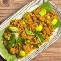 พริกแกงใต้สะตอเนื้อ