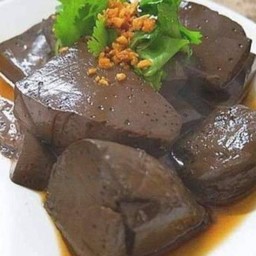 ก๋วยเตี๋ยวเลือดไก่ตุ๋น