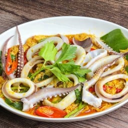 หมึกผัดผงกะหรี่