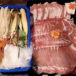 ชุดหมูล้วน