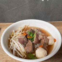 เจ๊แอน(เตี๋ยวหมูตุ๋น&กระเพรา&ข้าวไข่ข้น)