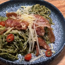 P33 พาสต้าซอสเพสโต้ Pasta with pesto sauce