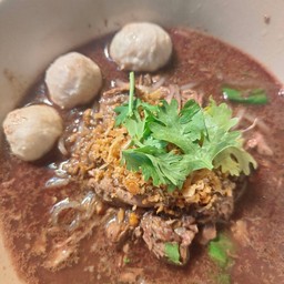 ก๋วยเตี๋ยวเรือหมูตุ๋น