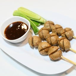 ลูกชิ้นเนื้อย่าง