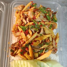 กะเพราหน่อไม้ไก่