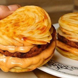 PARATA SMASH CHICKEN BURGER~ ปาราต้า เบอร์เกอร์ไก่ทุบ