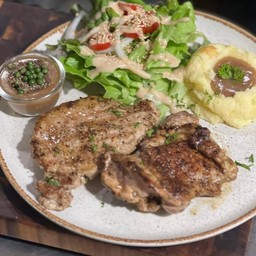 SET3 สเต็กไก่และหมูสันนอกพริกไทยดำ Chicken Steak,Pork Neck