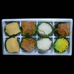 ข้าวเหนียวหน้าต่างๆ 8 ชิ้น