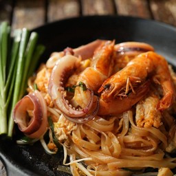 นายทองดี ผัดไทย รวมมิตรทะเล