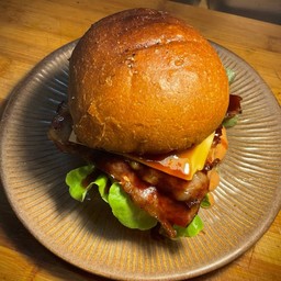 B4เบอร์เกอร์เบคอนชีส Bacon Cheese Burger