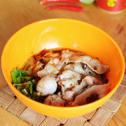 ก๋วยเตี๋ยวหมูสันนอก (ไร้มัน) 瘦里脊肉面