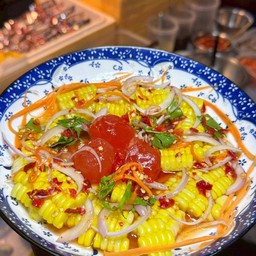 ยำข้าวโพด ไข่แดงเค็ม