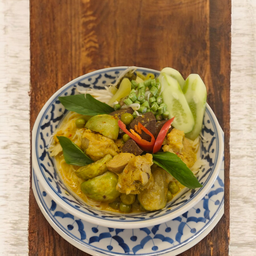 ขนมจีนแกงเขียวหวาน ไก่