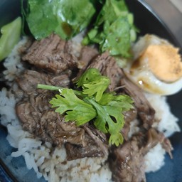 ข้าวกน้าหมูตุ๋น