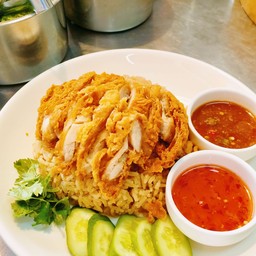 ข้าวมันไก่ทอด กรอบบอก นุ่มใน หอม มัน อร่อย
