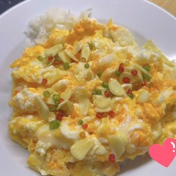 ข้าวไข่ข้นพริกน้ำปลาา