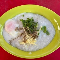 ป้าสาต้มเลือดหมู