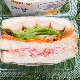 แซนวิซเกาหลี ปูอัด ใส้กรอกไก่ ใส่ผัก