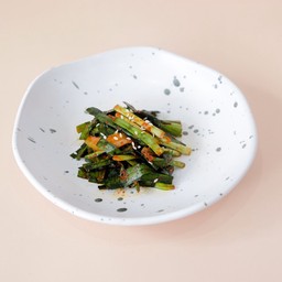 88 พุชูมูชิม 부추무침 (กุยช่ายคลุกซอสเกาหลี)