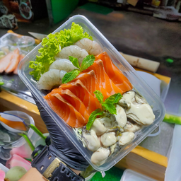 3 สหาย ม่อน+กุ้ง+หอย จัดเซ็ทพร้อมหอมเจียว 2 กระปุก+ผักแกล้มต่างๆ