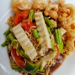 ตำปลาร้ามาม่าหมูยอ+แคปหมู