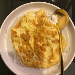 ข้าวไข่เจียวบูสบูส