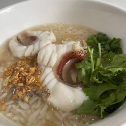 ข้าวต้มเนื้อปลาเก๋า Boiled Rice With Grouper Fillets