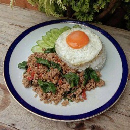 กุ้งแช่น้ำปลา สระโบราณข้างโรงบาลสุรินทร์