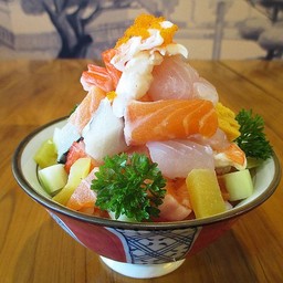 ข้าวหน้าปลาดิบรวมภูเขา