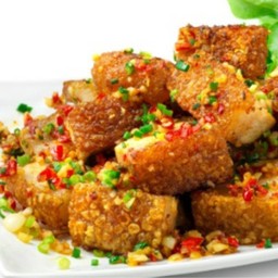 หมูกรอบคั่วพริกเกลือ