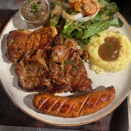 SET A2 สเต็ก(หมูสันคอ ไก่ และไส้กรอกหมูรมควัน) พริกไทยดำ Chicken steak, pork neck,pork sausage