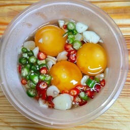 ไข่แดงดอง น้ำปลากวน 3 ฟอง
