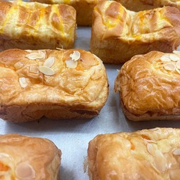 ขนมปังสังขยาไข่เป็ดล้วน