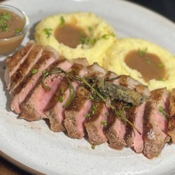 ST3 สเต็กเนื้อสันนอกโคขุนไทย Grilled Sirloin Steak 250 กรัม