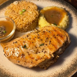 ST18 สเต็กอกไก่พริกไทยดำ Chicken Breast steak