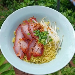 ก๋วยเตี๋ยวหมูแดงเฮียมิน