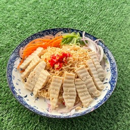 ยำมาม่าหมูยอ