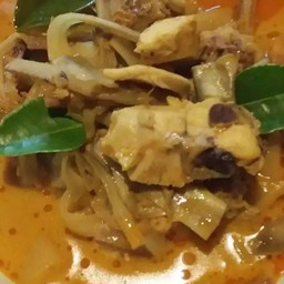 แกงคั่วกะทิไก่หยวกกล้วยอ่อน