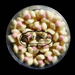 กลีบลำดวนสีขาว