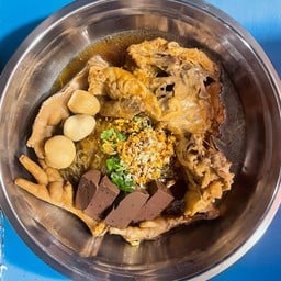 ต้มเส้นพิเศษตีนไก่+โครงไก่(จัมโบ้)