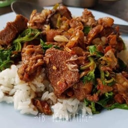 ข้าวกะเพราเนื้อ