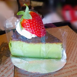 ชีสเค้กหน้าไหม้มัทฉะ