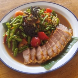 ตำถั่วหมูกรอบ