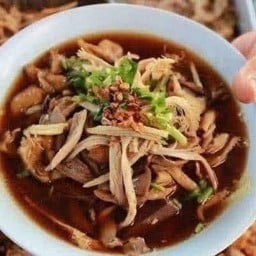 ก๋วยเตี๋ยวไก่มะระ เฮียก้า ตรงข้ามหมู่บ้านกรุงไทย ค.2