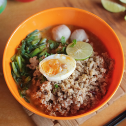 ก๋วยเตี๋ยวโคตรหมูสับ (หมูสับ 240 กรัม) 猪肉碎面 (240克)
