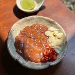 ยำหนวดหมึกหมักเกลือ