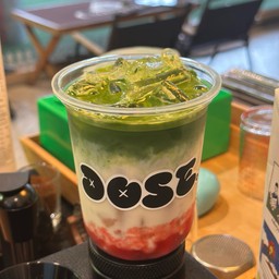 มัทฉะ ลาเต้ สตอเบอรรี่