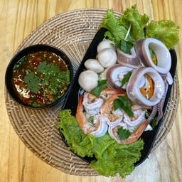ทะเลลวกจิ้ม (กุ้ง หมึก ลุกชิ้นหมู)