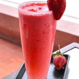 น้ำสตอเบอรี่ปั่นเป็นน้ำไซรัป